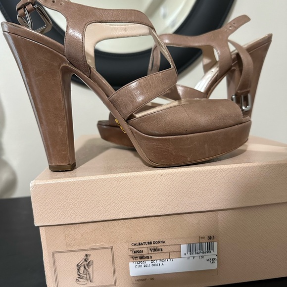 Prada heels - Picture 4 of 6